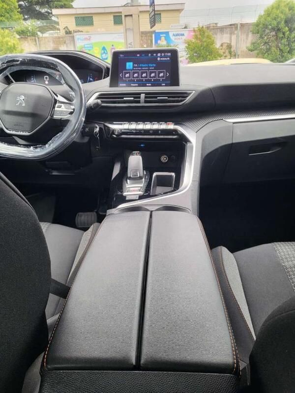 Usata Peugeot 3008 Active 131 CV (96 kW) 2020 Grigio SUV