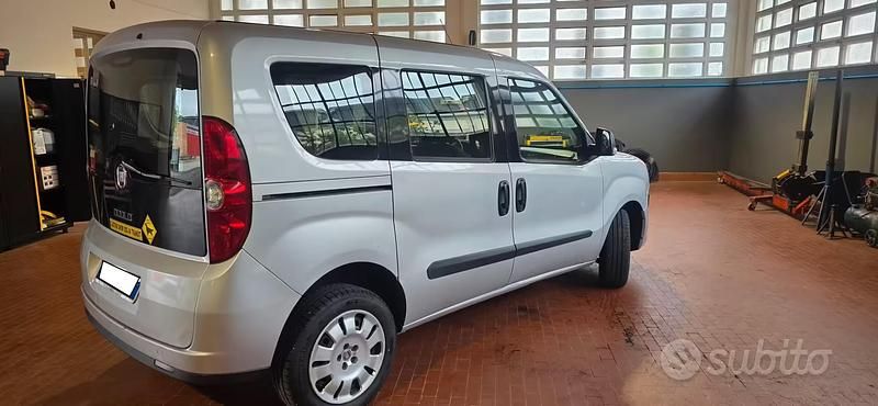 Occasion Fiat Doblò Active 90 ch (66 kW) 2013 Gris Monospace