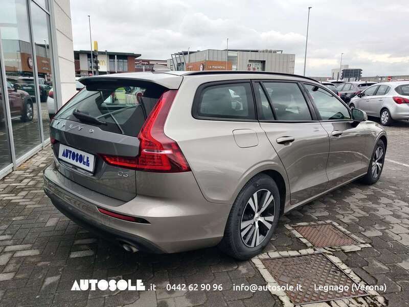 Usata Volvo V60 Business Edition 150 CV (110 kW) 2019 Grigio Station wagon