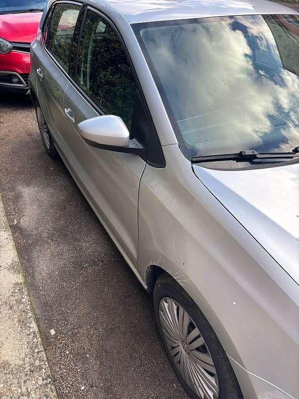 Usata VW Polo Comfortline 69 CV (50 kW) 2011 Argento Berlina
