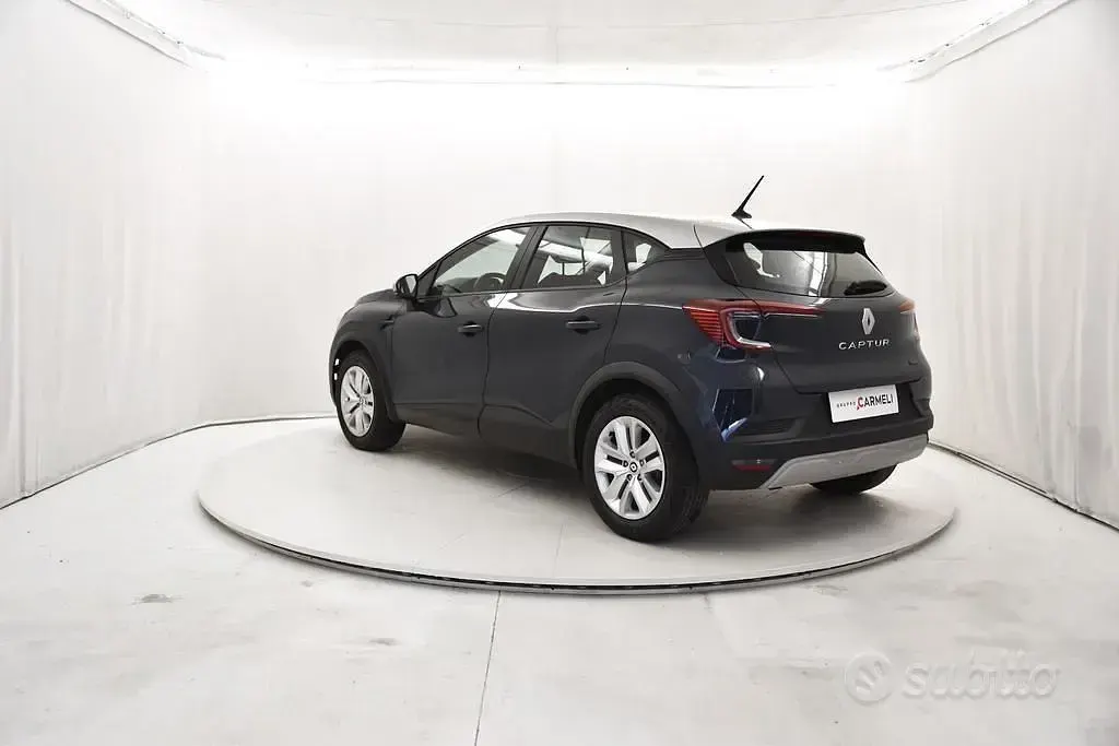 Usata Renault Captur Equilibre 143 CV (105 kW) 2023 Bluazzurro SUV
