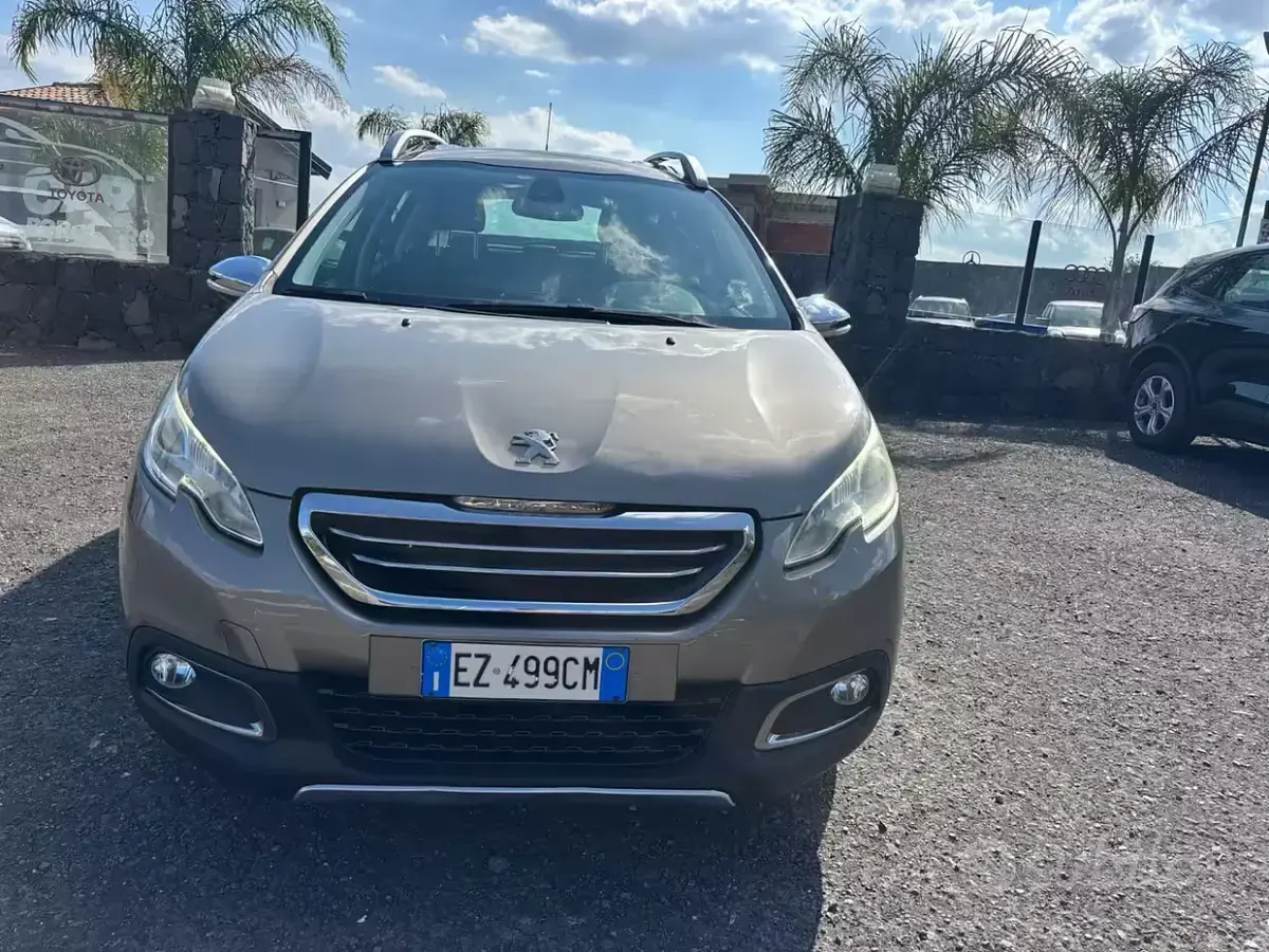 Usata Peugeot 2008 Allure 92 CV (67 kW) 2015 Grigio SUV