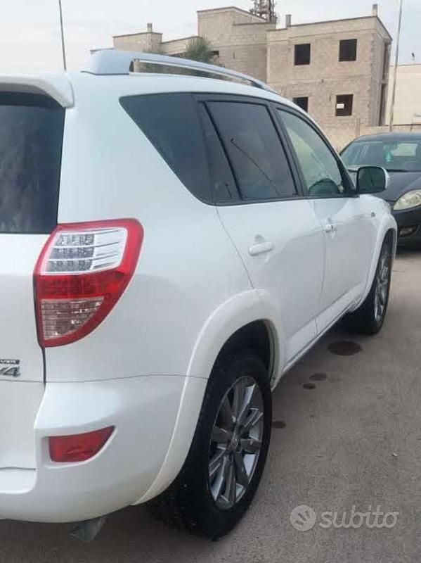 Usata Toyota RAV4 2012 Bianco SUV