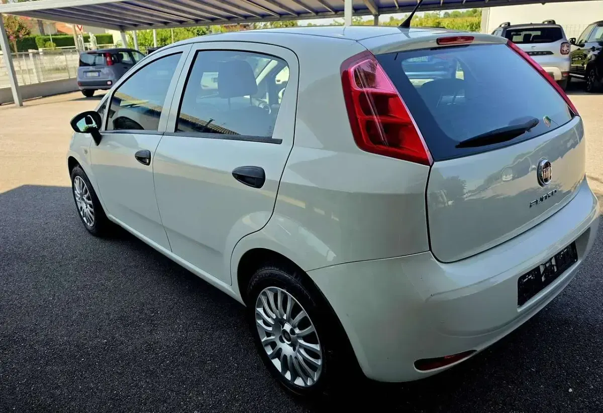Usata Fiat Punto Mystyle 69 CV (50 kW) 2016 Bianco Utilitaria