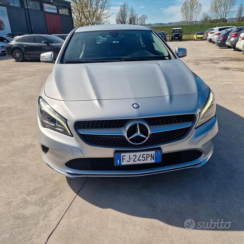 Usata Mercedes CLA200 Premium 136 CV (100 kW) 2017 Grigio Station wagon