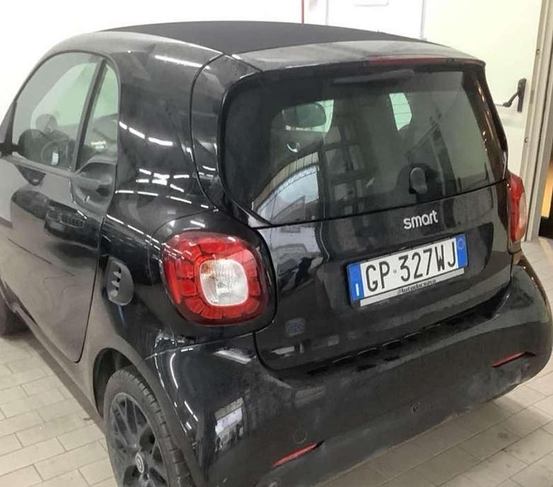 Usata Smart ForTwo Electric Drive Prime 41 kW (56 CV) 2020 Nero Berlina
