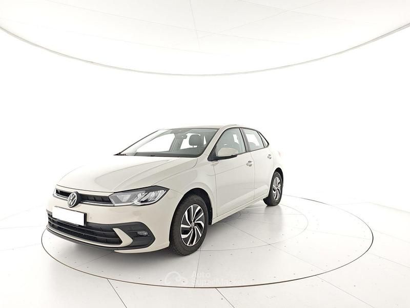 Usata VW Polo Life 95 CV (69 kW) 2023 Beige Utilitaria