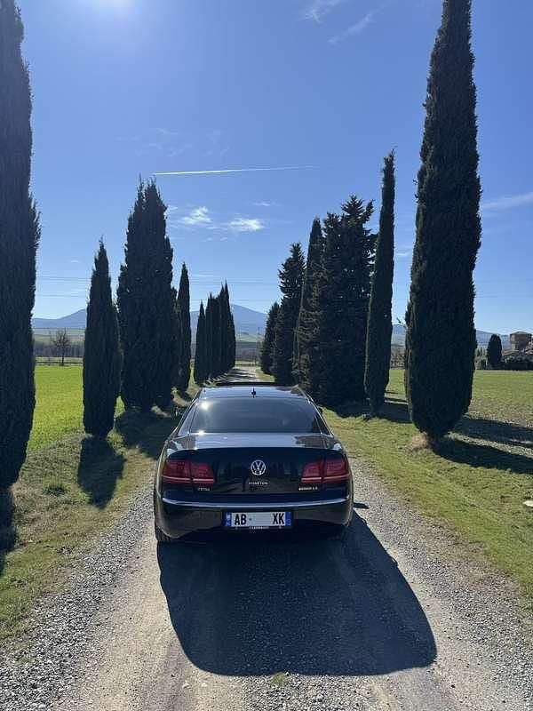 Begagnad VW Phaeton 241 HK (177 kW) 2012 Svart Sedan