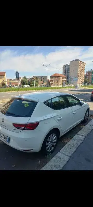 Usata Seat Leon Style 110 CV (80 kW) 2015 Berlina