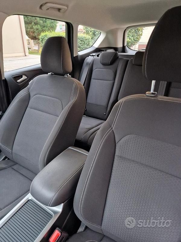 Usata Ford Kuga 120 CV (88 kW) 2017 Bianco SUV