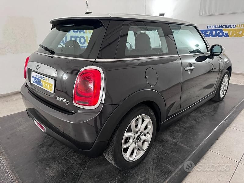 Usata Mini Cooper D 116 CV (85 kW) 2015 Marrone metallizzato Utilitaria