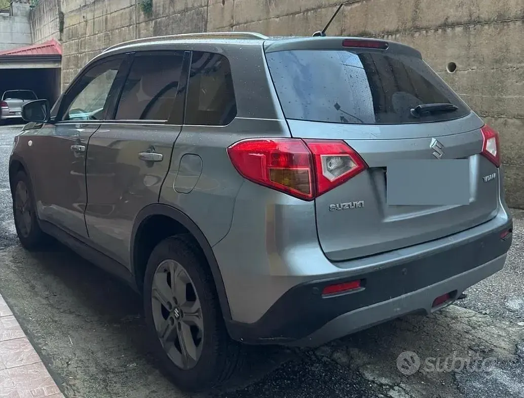 Usata Suzuki Vitara 120 CV (88 kW) 2017 Grigio SUV