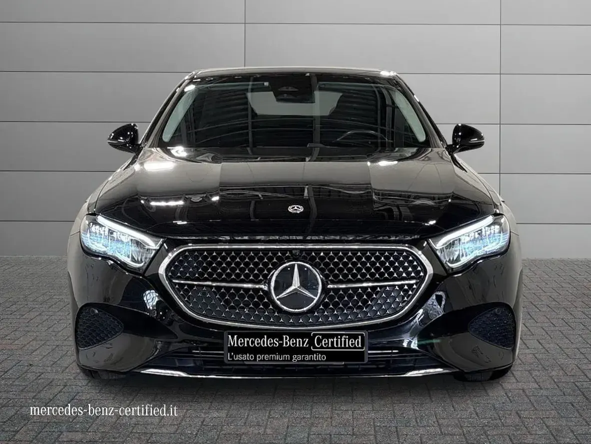 Usata Mercedes E220 Advanced 198 CV (145 kW) 2025 Nero metallizzato Berlina