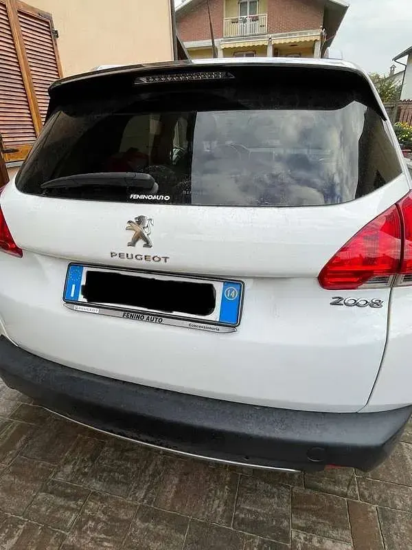 Usata Peugeot 2008 Allure 82 CV (60 kW) 2014 Bianco SUV
