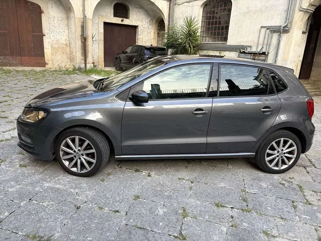 Usata VW Polo Highline 90 CV (66 kW) 2014 Grigio Berlina
