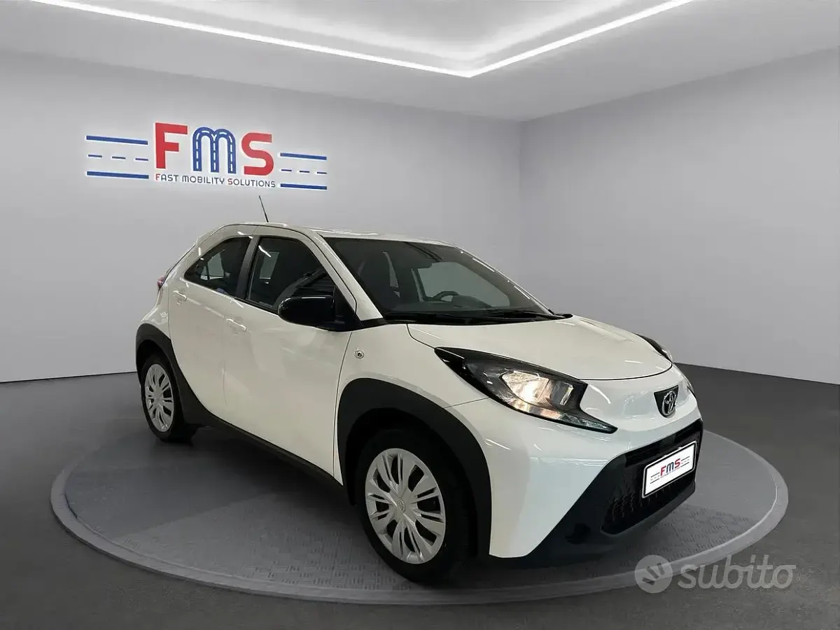 Usata Toyota Aygo X Active 72 CV (52 kW) 2025 Bianco SUV