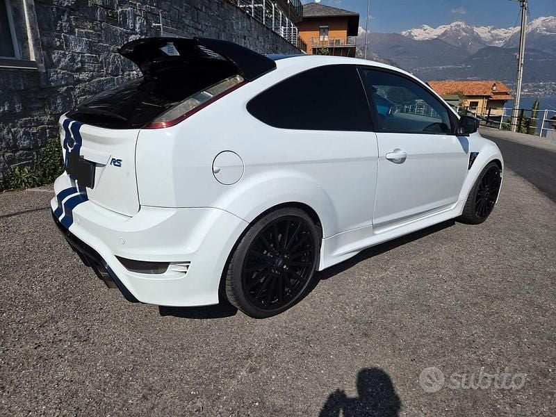 Usata Ford Focus RS 305 CV (224 kW) 2010 Bianco Berlina
