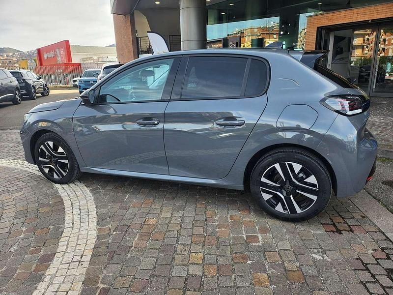 Usata Peugeot 208 Allure 101 CV (74 kW) 2025 Grigio Utilitaria