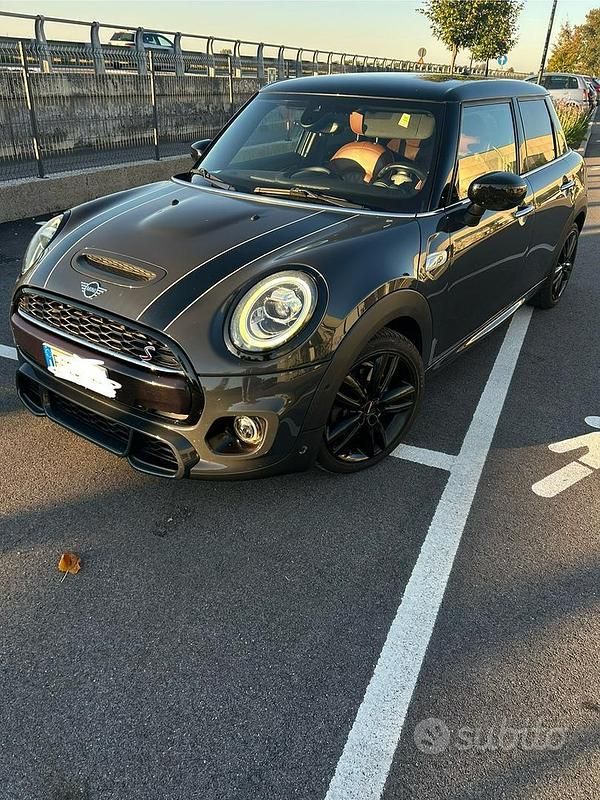 Grigio Usata 2019 Mini Cooper S Business Due volumi | 19.600 € (Buon prezzo) - Immagine 1/4