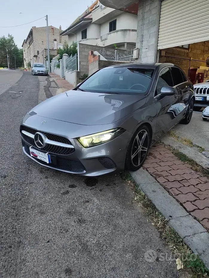 Usata Mercedes A200 150 CV (110 kW) 2021 Grigio Berlina