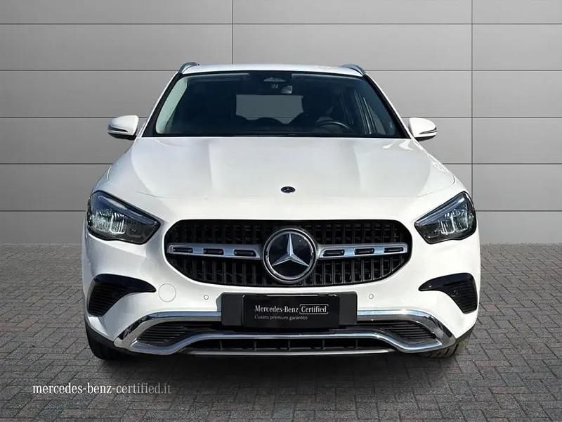 Käytetty Mercedes GLA180 Advanced 116 HP (85 kW) 2025 Valkoinen Katumaasturi