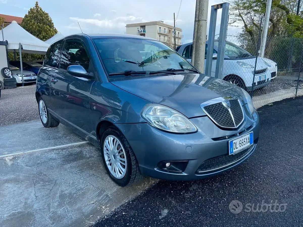 Usata Lancia Ypsilon 60 CV (44 kW) 2007 Grigio Utilitaria