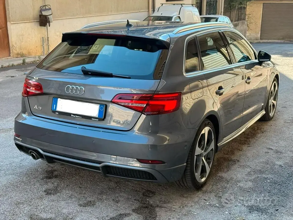 Usata Audi A3 S-Line 116 CV (85 kW) 2019 Grigio Berlina