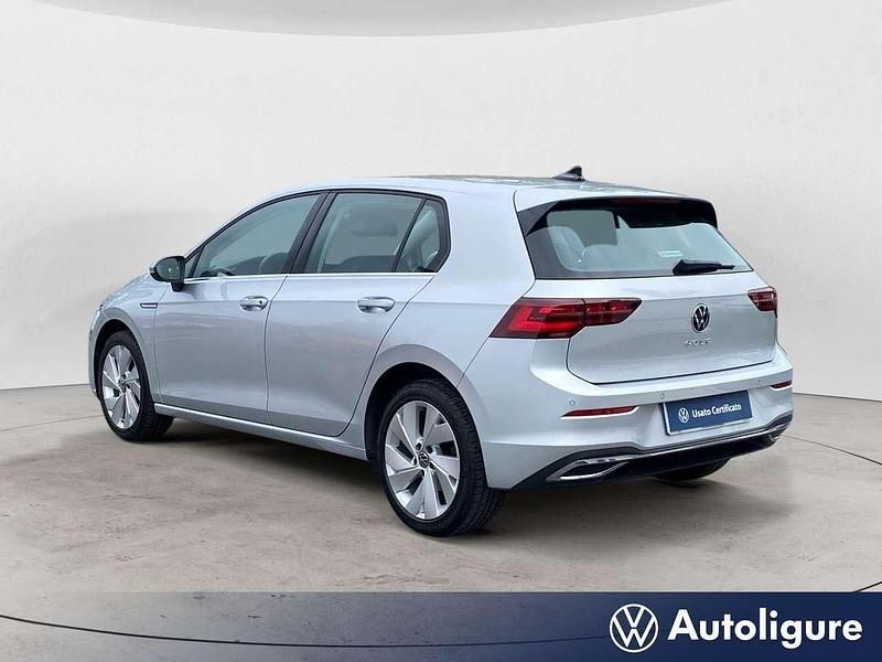 Usata VW Golf VII Style 131 CV (96 kW) 2021 Argento Utilitaria