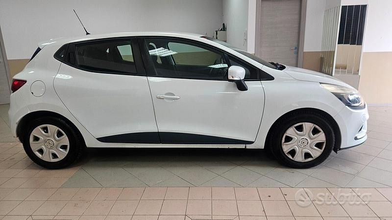 Usata Renault Clio IV Intens 75 CV (55 kW) 2016 Bianco Berlina