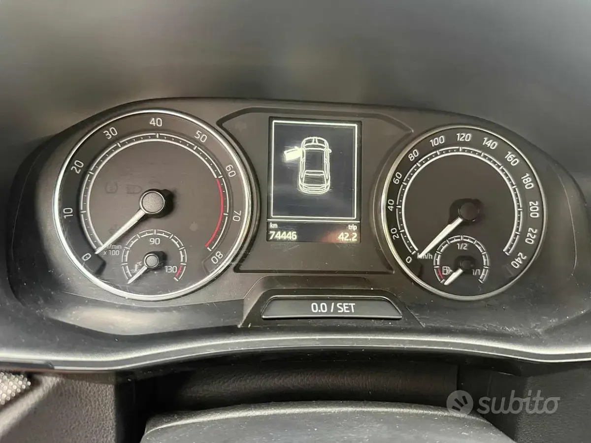 Usata Skoda Fabia Ambition 65 CV (47 kW) 2023 Grigio Utilitaria