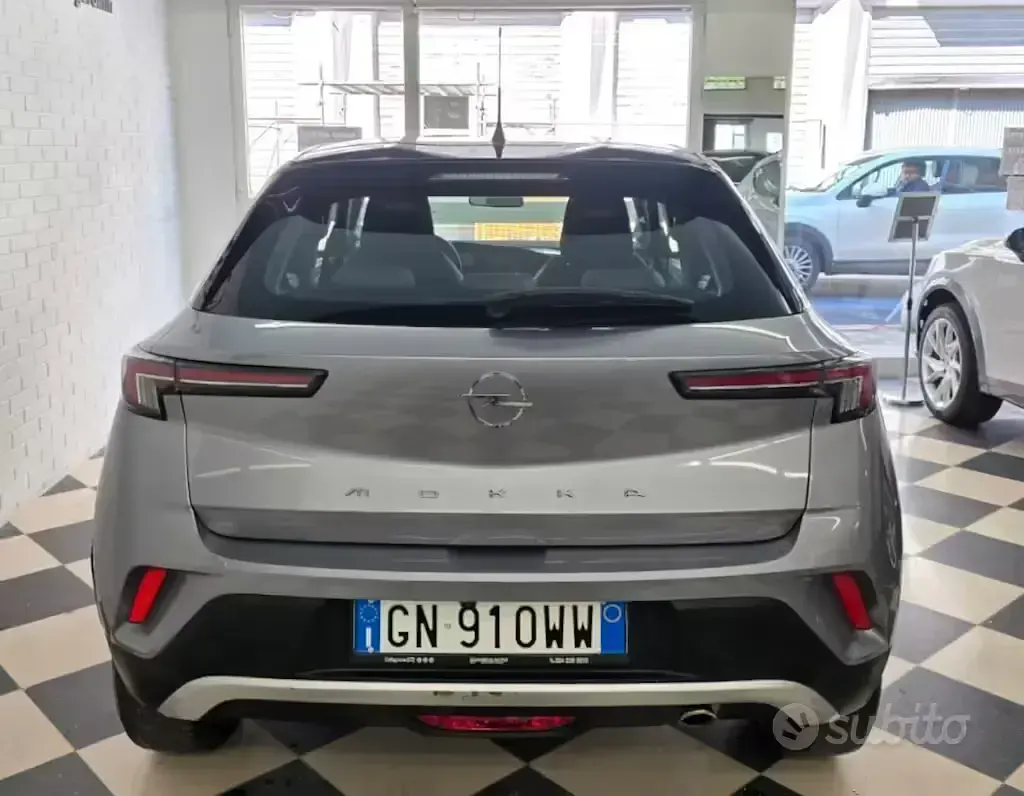 Usata Opel Mokka Elegance 110 CV (80 kW) 2023 Grigio SUV