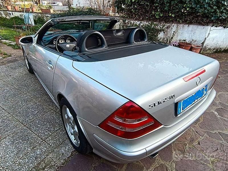 Usata Mercedes SLK230 2001 Grigio Cabrio