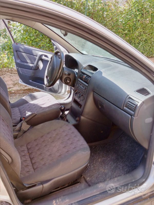 Usata Opel Astra 2001 Grigio Berlina