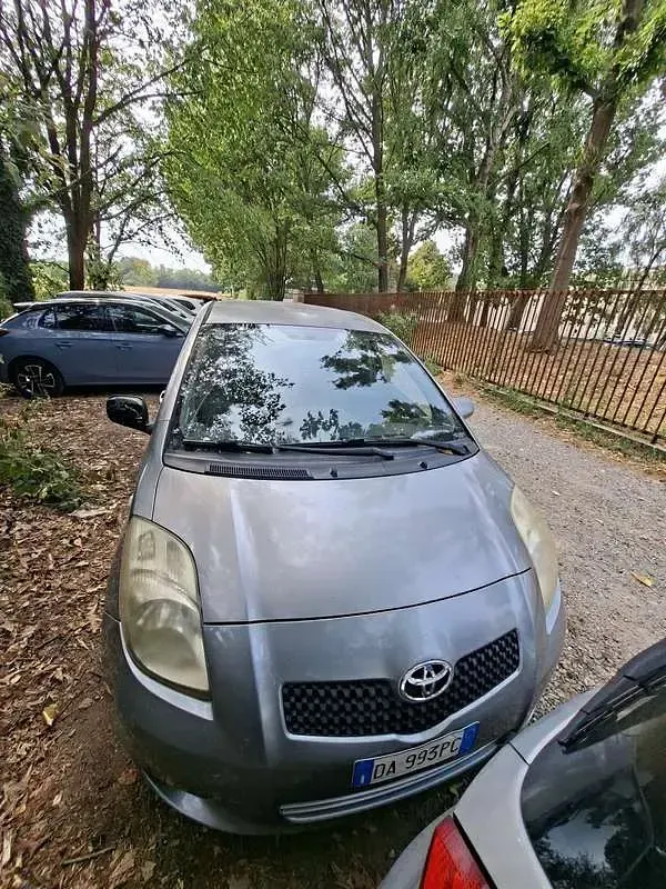 Usata Toyota Yaris Sol 69 CV (50 kW) 2006 Berlina