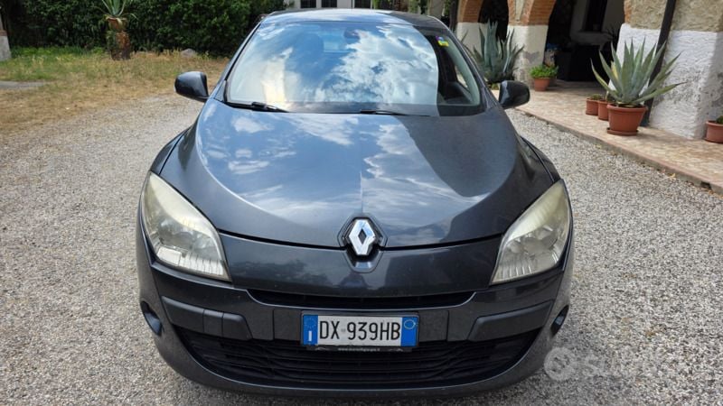 Usata 2009 Renault Mégane III Business Station wagon | 2200 € (Buon prezzo) - Immagine 1/4