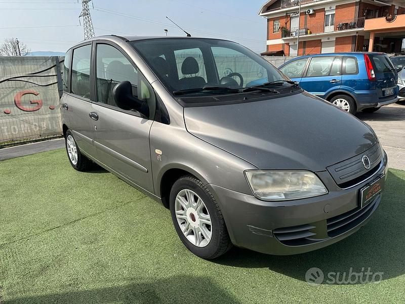 Usata Fiat Multipla Emotion 120 CV (88 kW) 2008 Grigio Monovolume