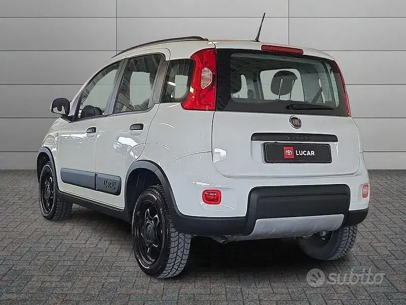 Usata Fiat Panda 4x4 S 85 CV (62 kW) 2020 Bianco Utilitaria