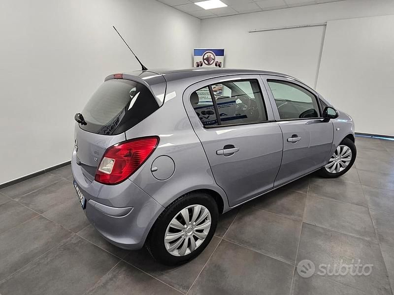 Usata Opel Corsa Club 80 CV (58 kW) 2009 Grigio Utilitaria