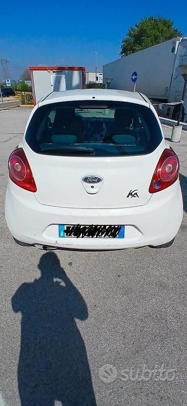 Usata Ford Ka 69 CV (50 kW) 2011 Bianco Utilitaria