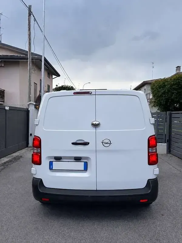 Usata Opel Vivaro-e Combi 120 CV (88 kW) 2019 Monovolume