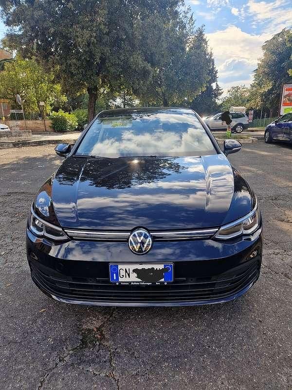 Usata 2023 VW Golf VIII Life Tre volumi | 22.500 € (Buon prezzo) - Immagine 1/4