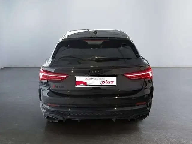 Usata Audi Q3 Sportback Comfort 400 CV (294 kW) 2024 Nero mythos metallizzato SUV