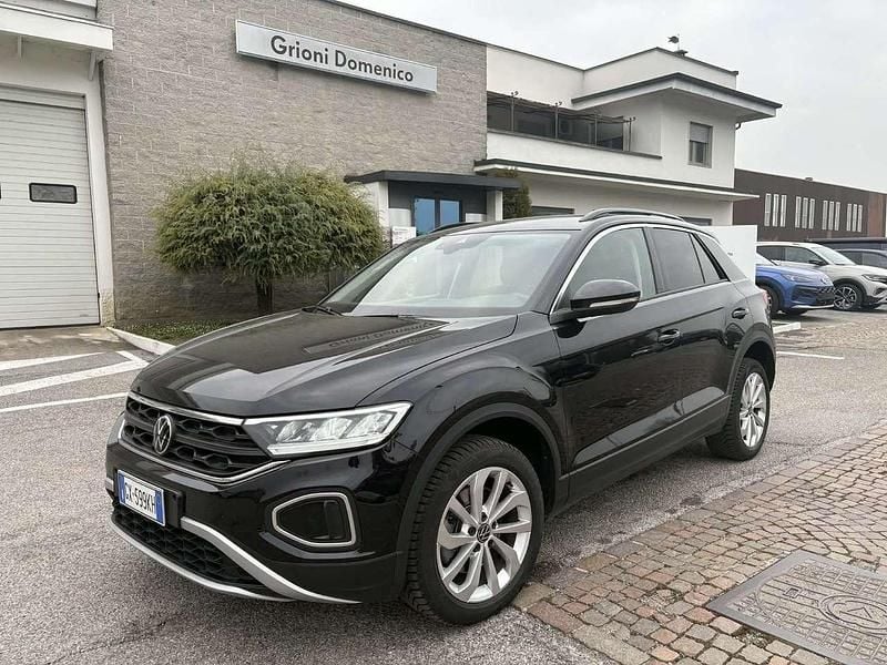 Usata VW T-Roc Life 150 CV (110 kW) 2024 Nero perla met SUV