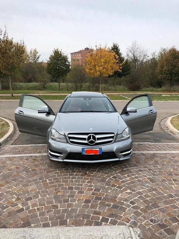 Usata Mercedes C250 204 CV (150 kW) 2011 Grigio Coupé