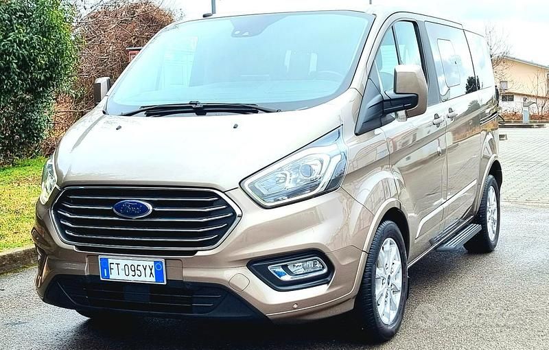 Usata Ford Tourneo Titanium 130 CV (95 kW) 2019 Monovolume