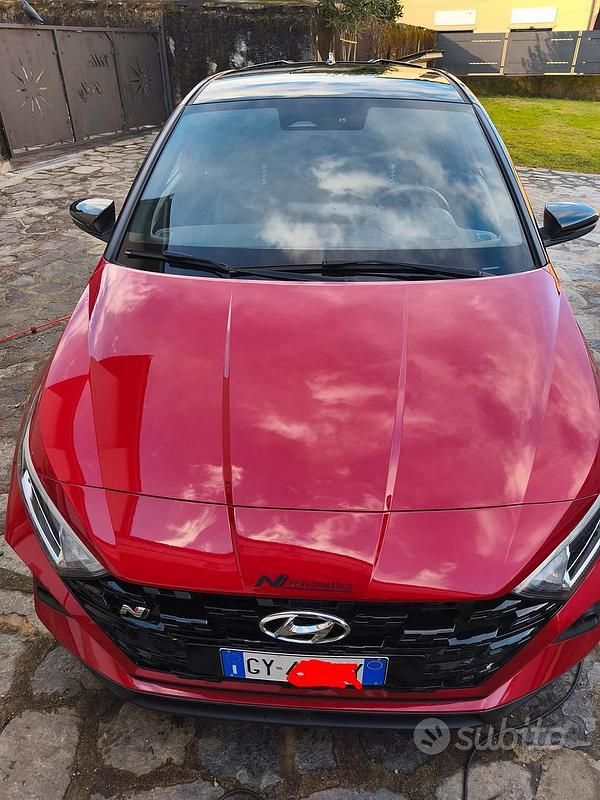Usata Hyundai i20 204 CV (150 kW) 2024 Rosso Utilitaria