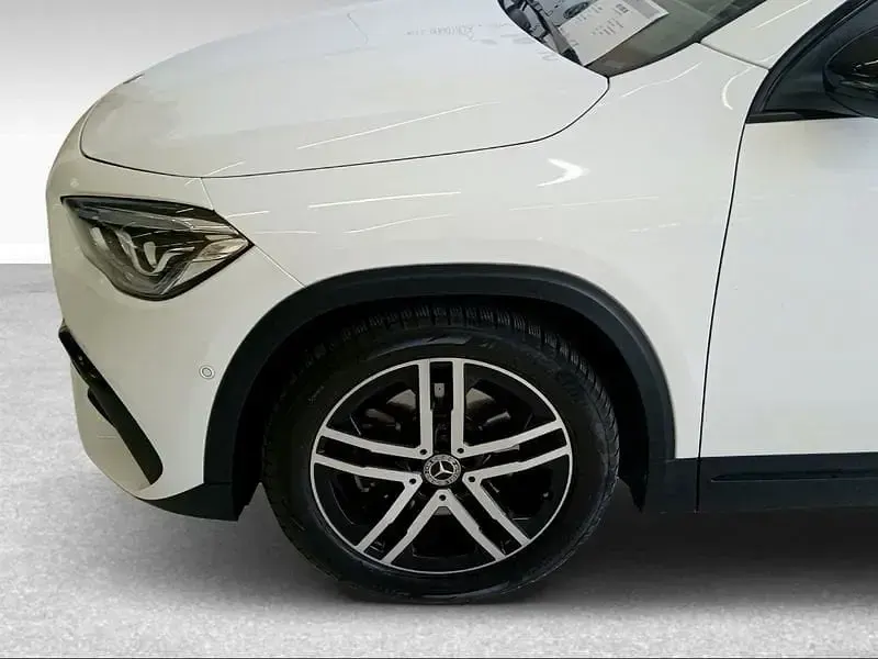 Usata Mercedes GLA180 Premium 116 CV (85 kW) 2022 Bianco SUV