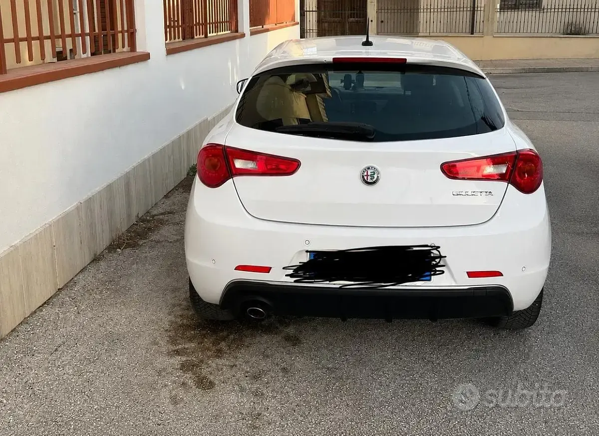 Usata Alfa Romeo Giulietta 120 CV (88 kW) 2019 Bianco Utilitaria