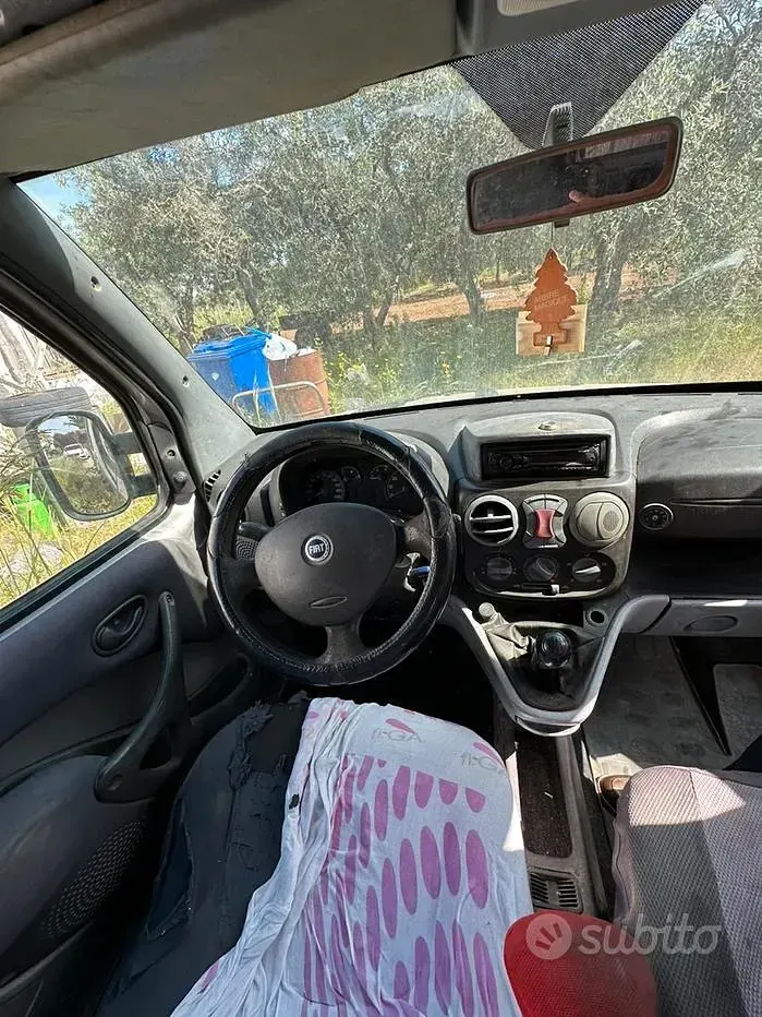 Usata Fiat Doblò 69 CV (50 kW) 2004 Grigio Monovolume