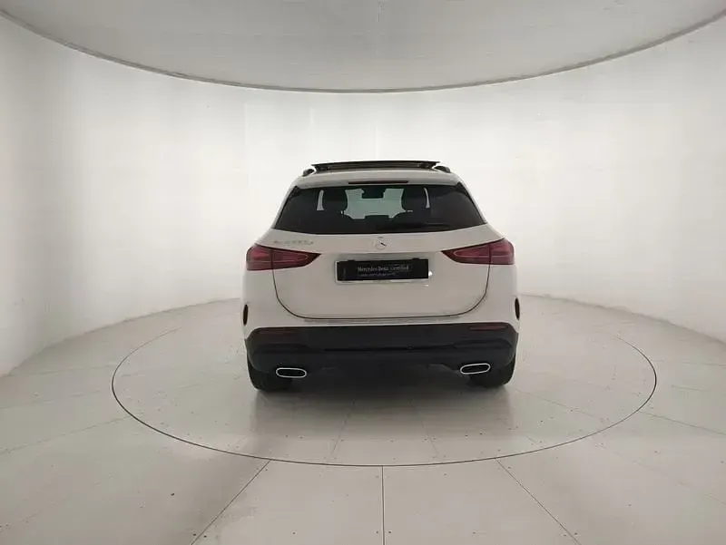 Usado Mercedes GLA250 Advanced Plus 218 CV (160 kW) 2023 Blanco SUV